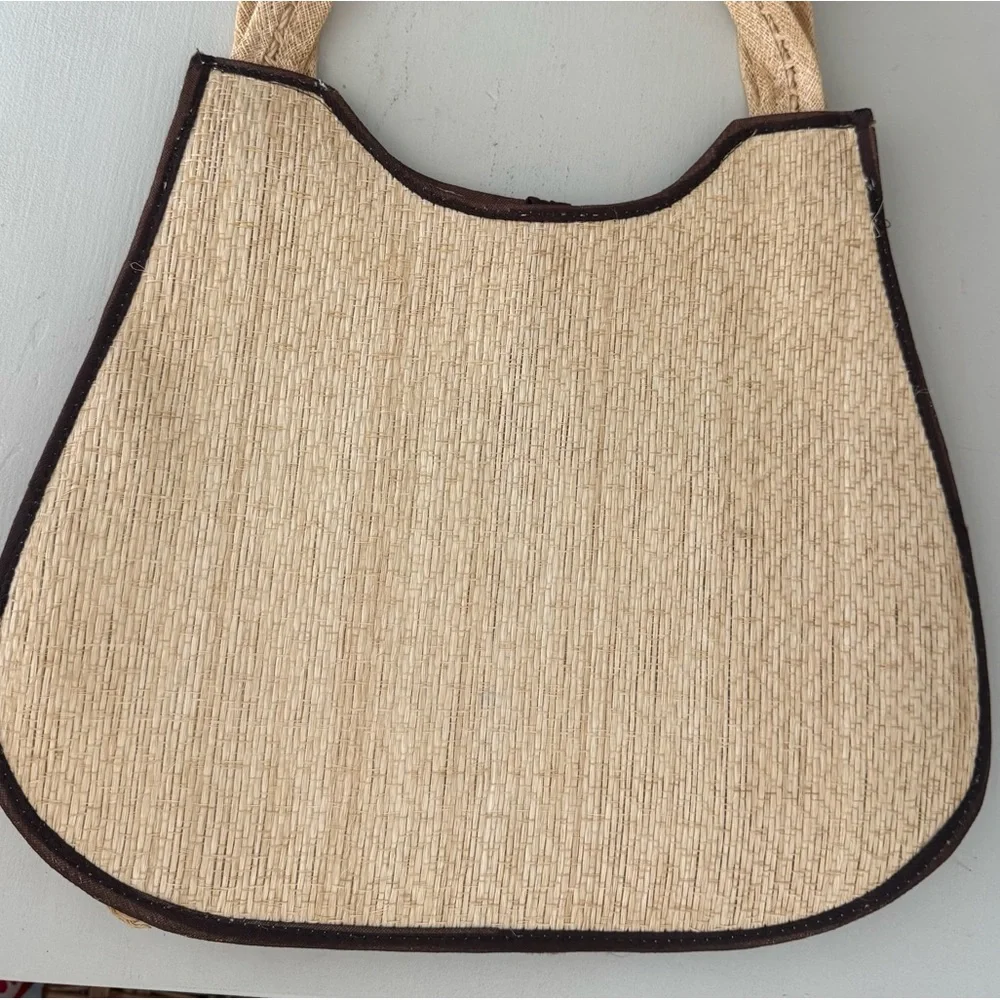 Vintage sixties straw bag with colorful floral raffia embroidery